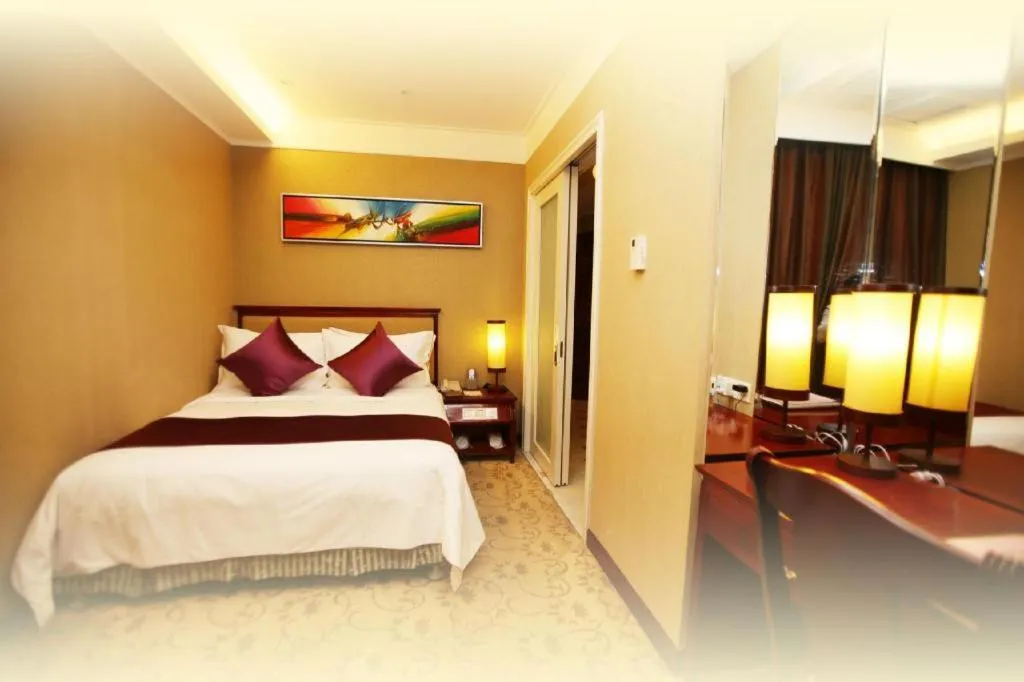 Bed in New Regent Hotel