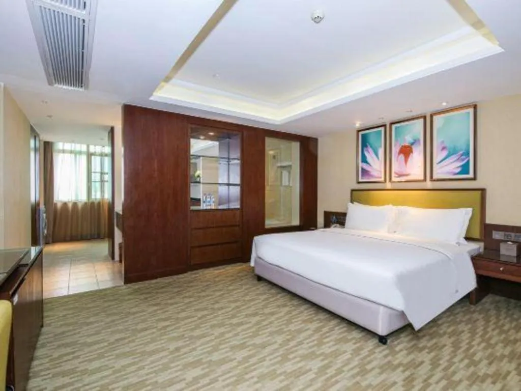 Bed in New Regent Hotel