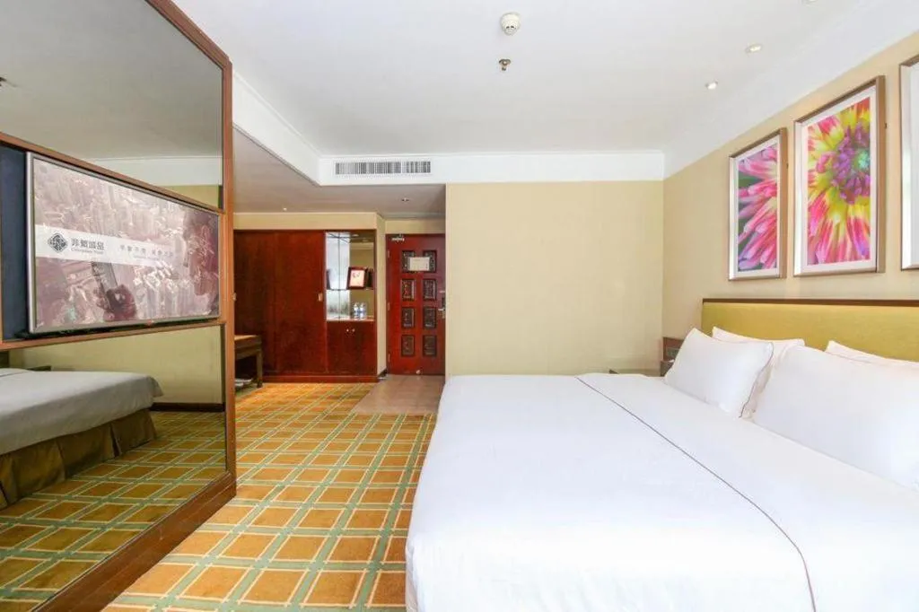 Bed in New Regent Hotel