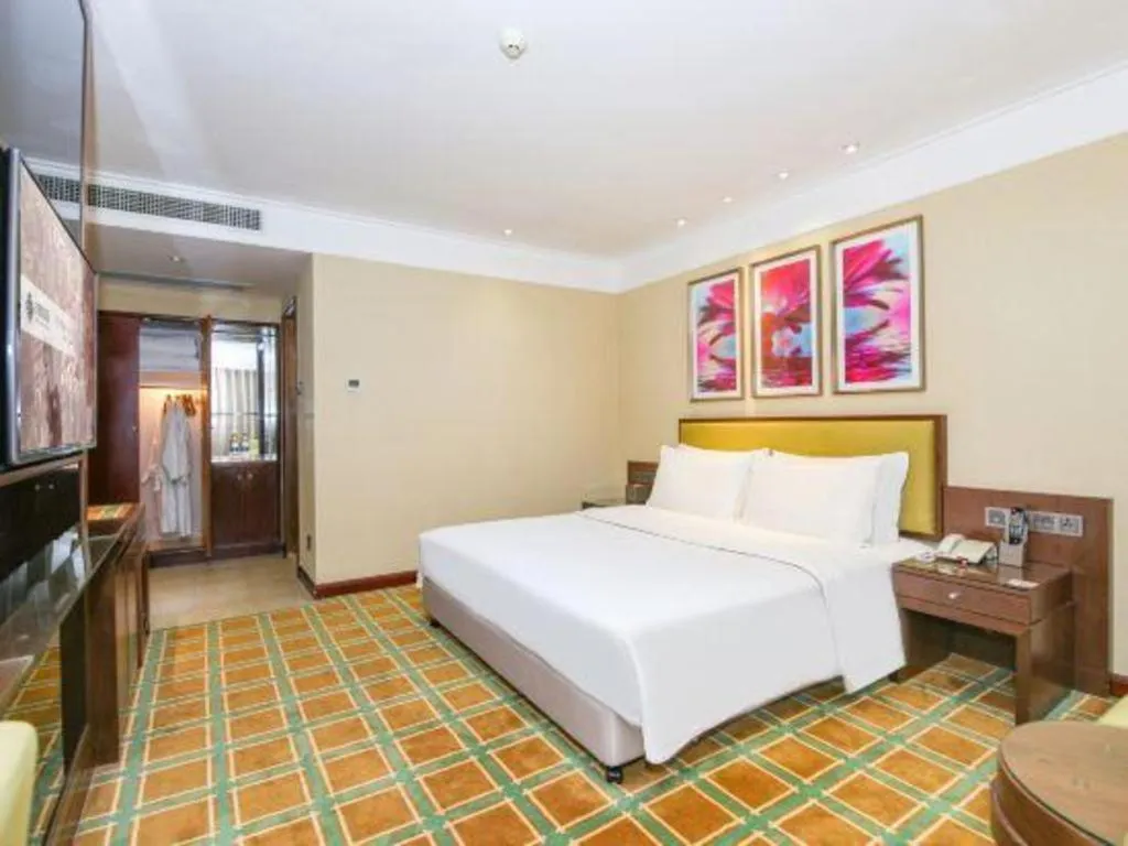 Bed in New Regent Hotel