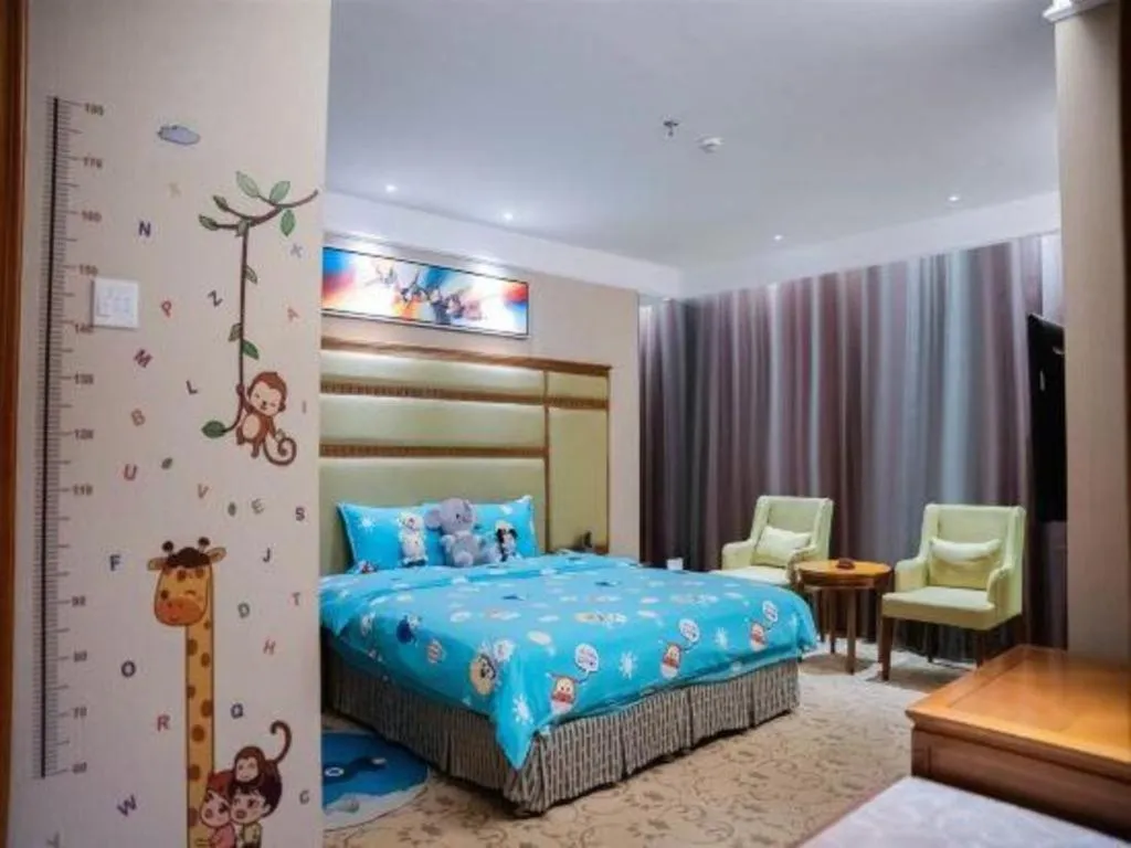 Bed in New Regent Hotel