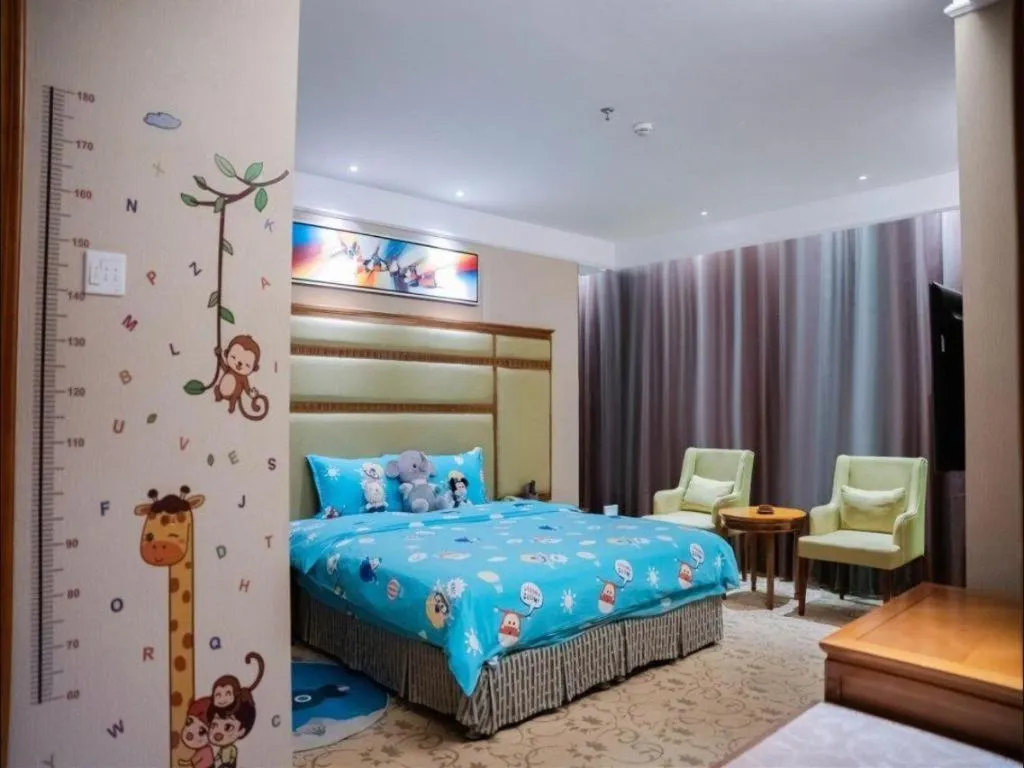 Bed in New Regent Hotel