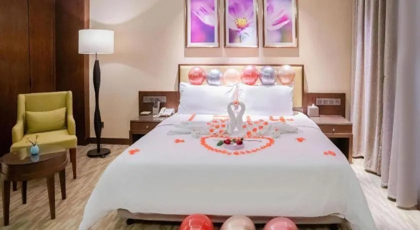 Bed in New Regent Hotel