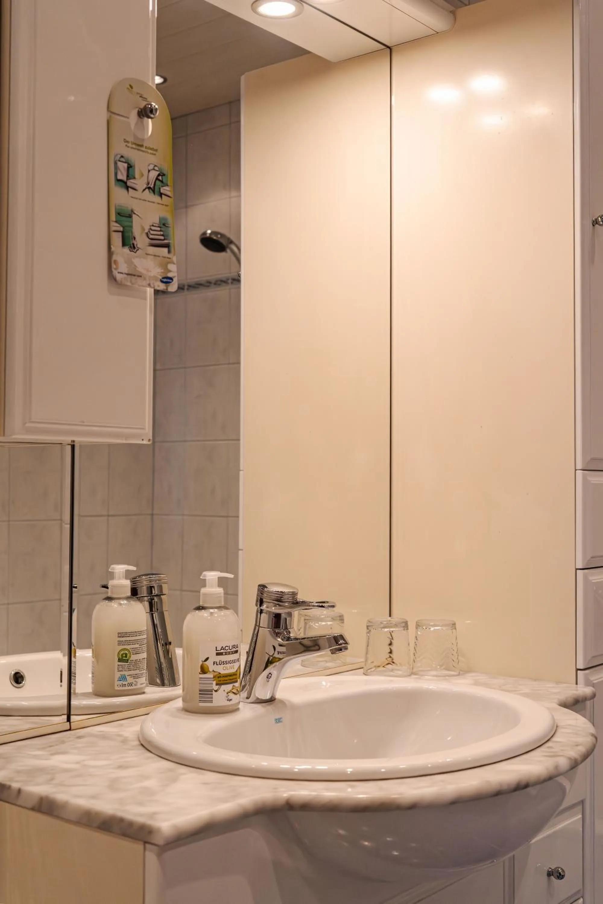 Shower in Pension Schlossberg