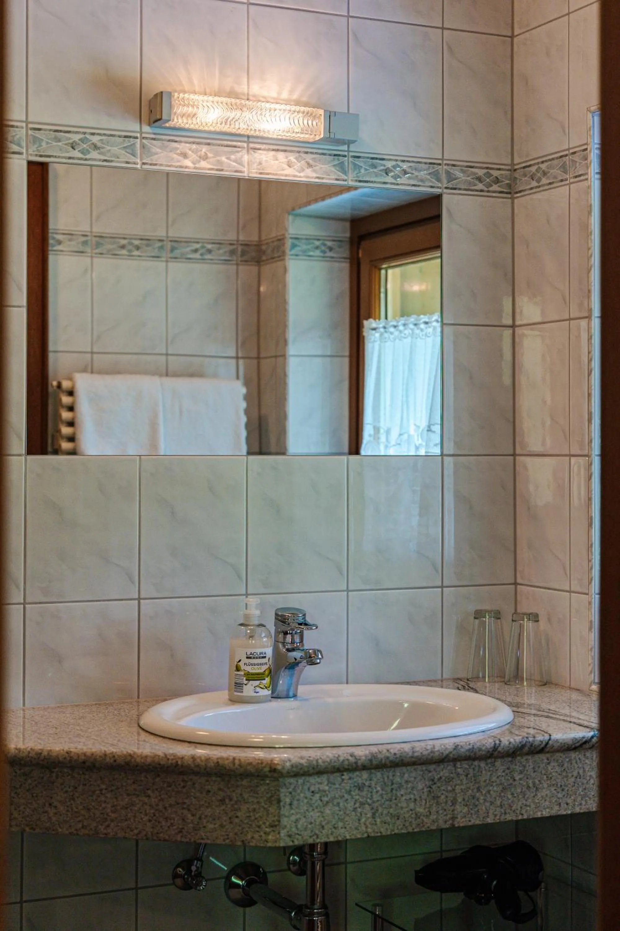 Shower in Pension Schlossberg