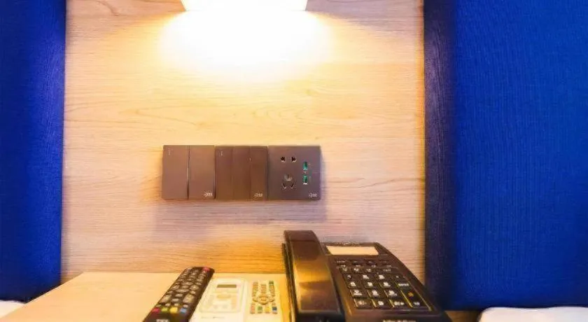 7 Days Premium·Tianjin Gulou Metro Station Joy City