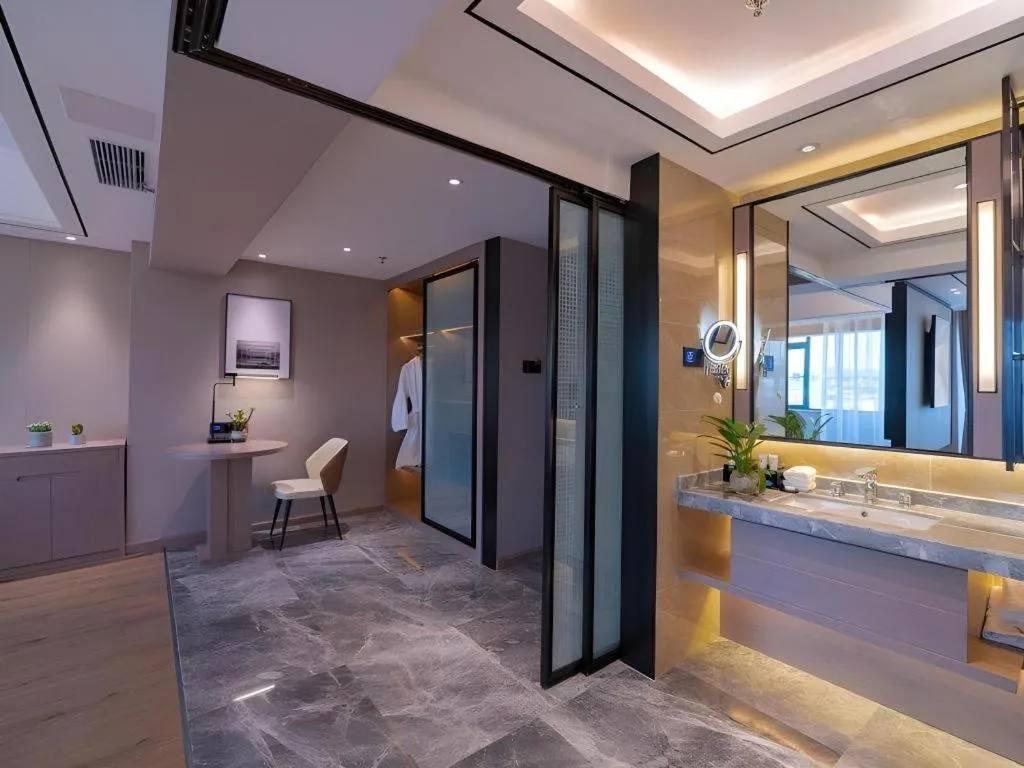 GreenTree Eastern Dali Railway Station Hotel