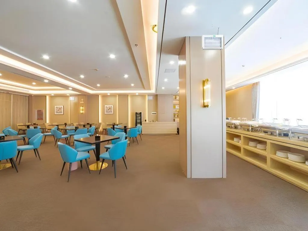 GreenTree Eastern Dali Railway Station Hotel