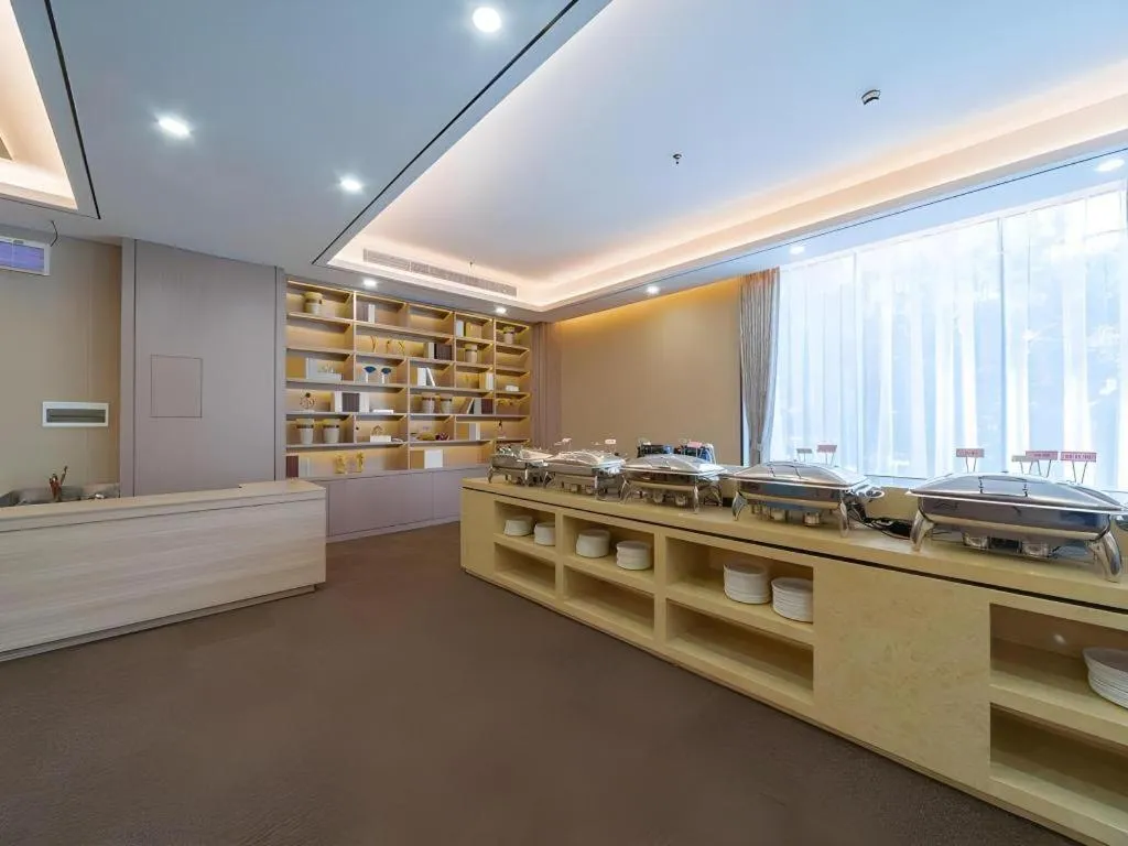 GreenTree Eastern Dali Railway Station Hotel