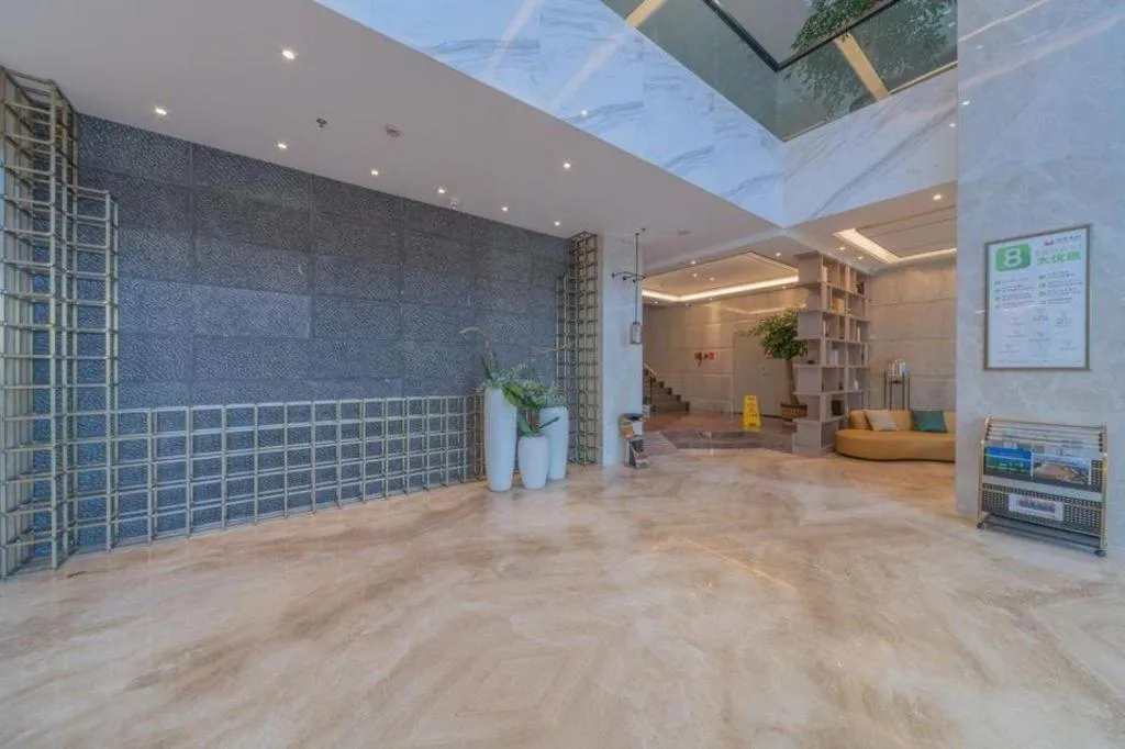 GreenTree Eastern Dali Railway Station Hotel