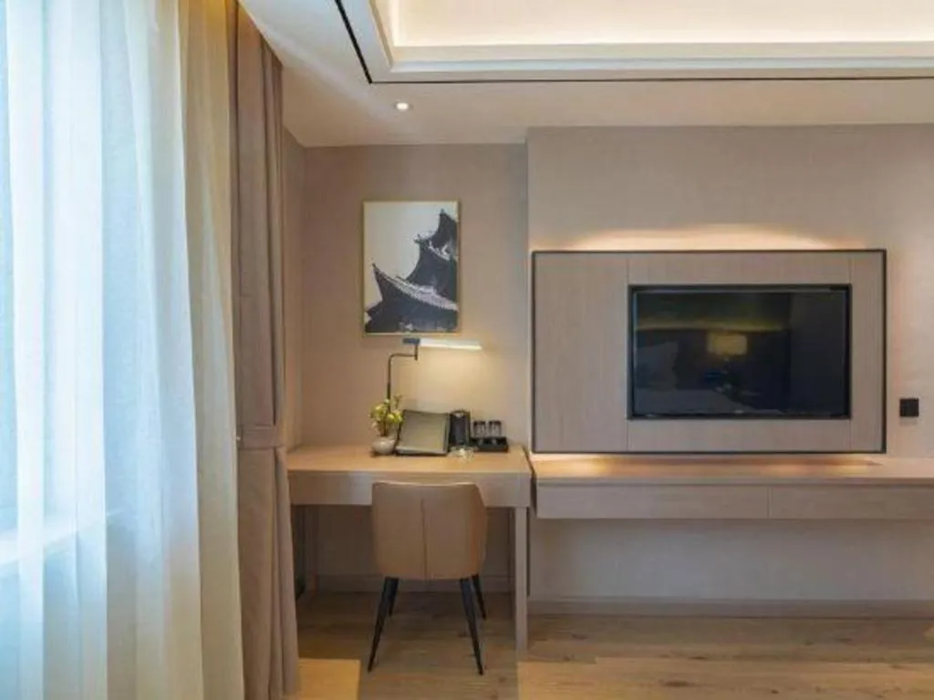 GreenTree Eastern Dali Railway Station Hotel