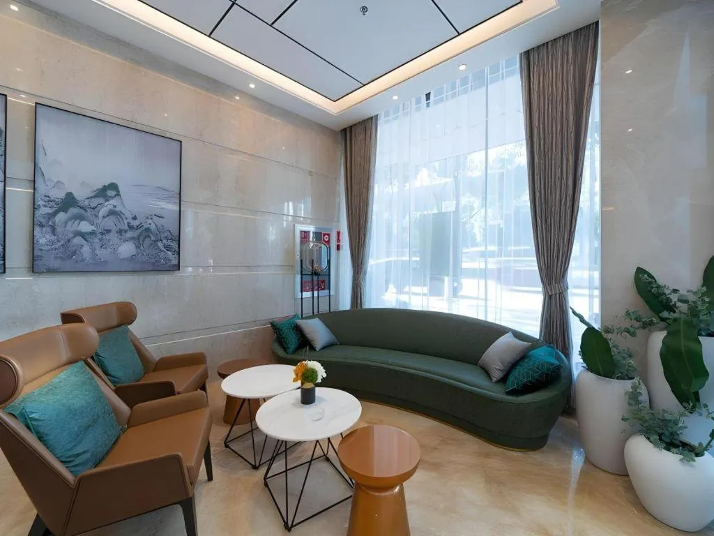 GreenTree Eastern Dali Railway Station Hotel