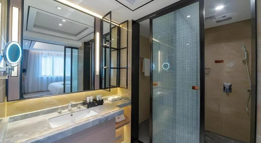 GreenTree Eastern Dali Railway Station Hotel