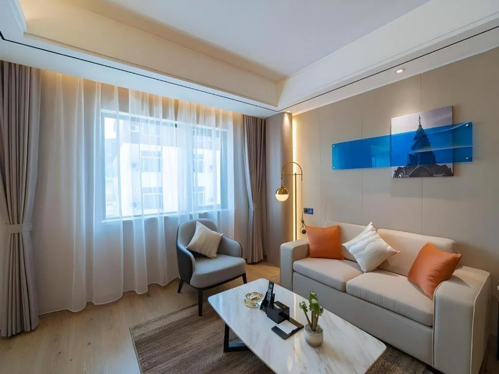 GreenTree Eastern Dali Railway Station Hotel