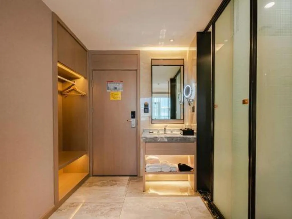 GreenTree Eastern Dali Railway Station Hotel