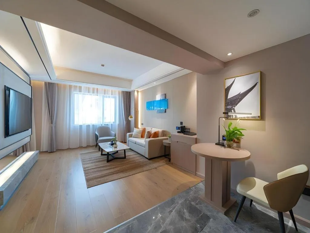 GreenTree Eastern Dali Railway Station Hotel