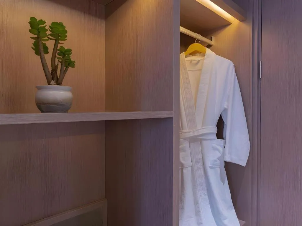 GreenTree Eastern Dali Railway Station Hotel