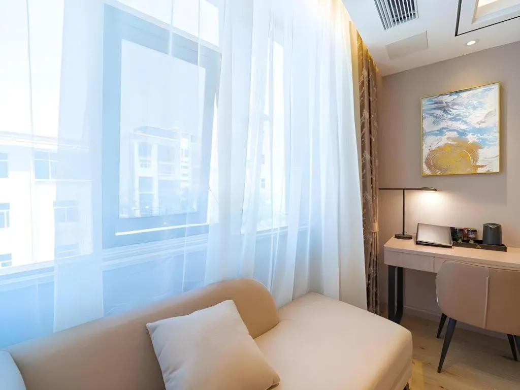 GreenTree Eastern Dali Railway Station Hotel