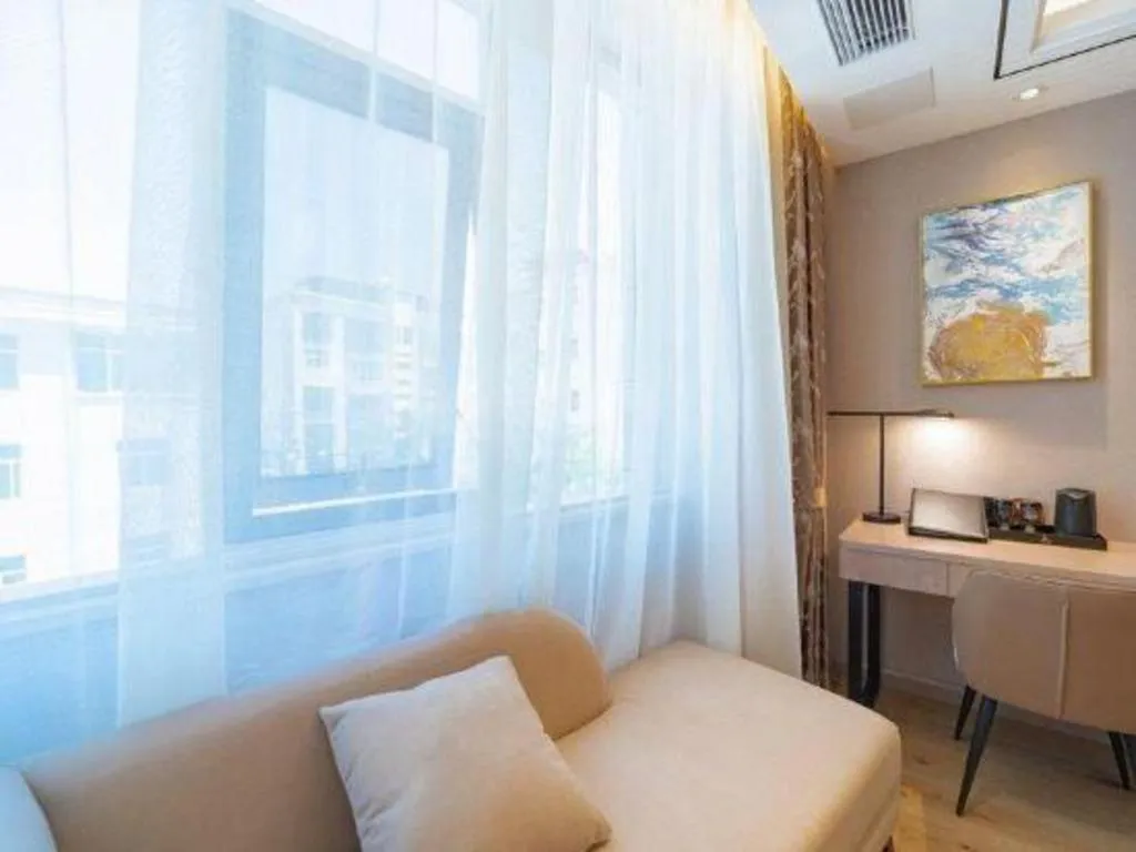 GreenTree Eastern Dali Railway Station Hotel