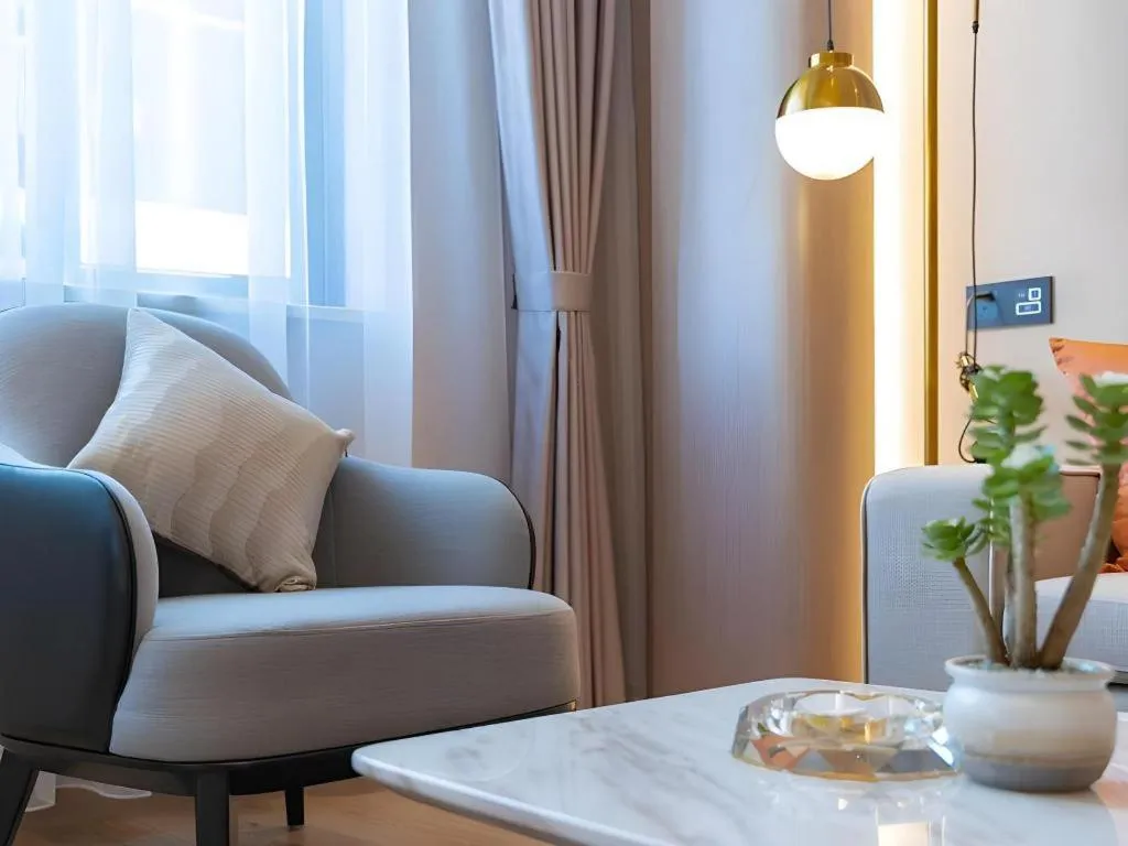 GreenTree Eastern Dali Railway Station Hotel