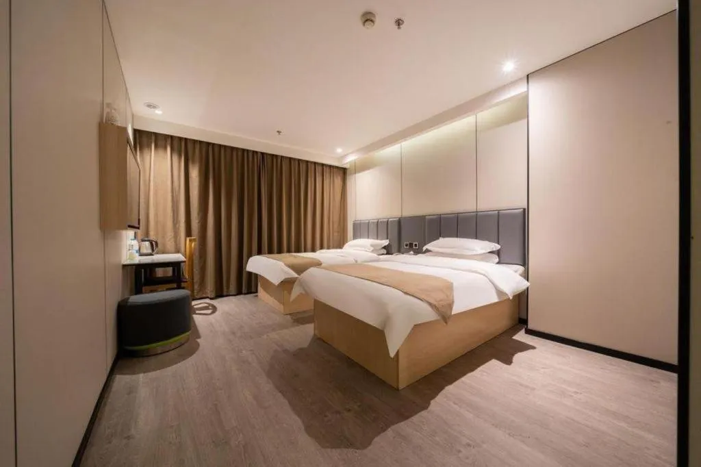 Bed in GreenTree Inn Shanghai Railway Station Macao Road