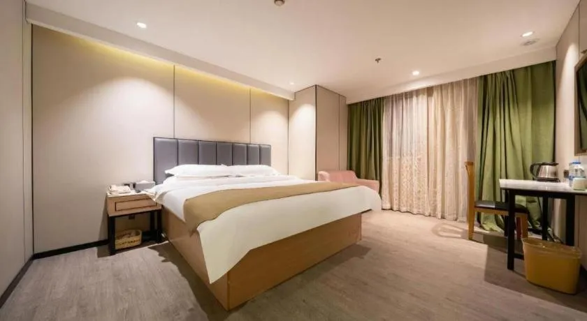 Bed in GreenTree Inn Shanghai Railway Station Macao Road