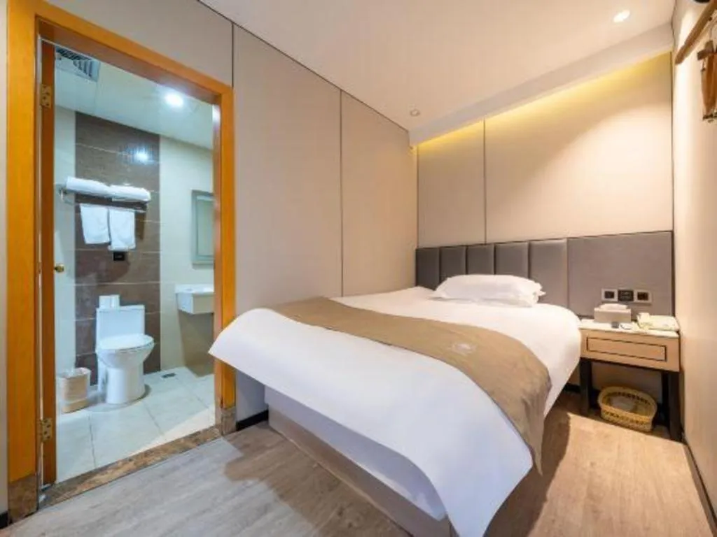 Bed in GreenTree Inn Shanghai Railway Station Macao Road