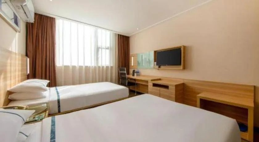 Bed in City Comfort Inn Zhanjiang Shimao Building Chikan Old Street