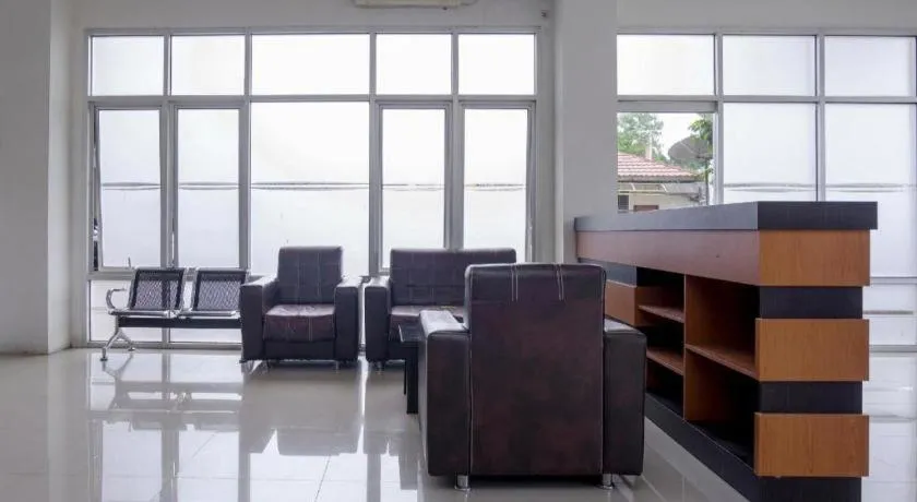 OYO 2695 D'es Guest House