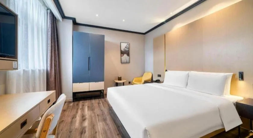 Bed in Atour Light Hotel Hangzhou Future Sci-Tech City