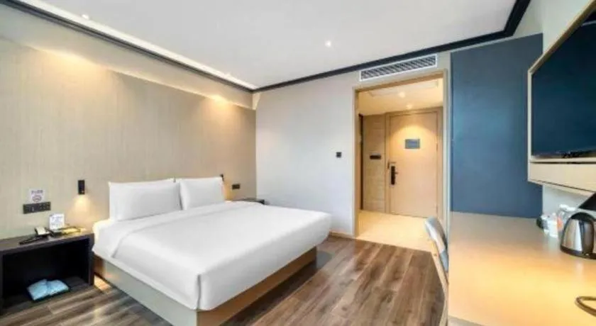 Bed in Atour Light Hotel Hangzhou Future Sci-Tech City