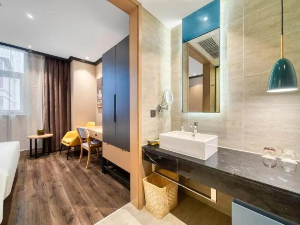 Bed in Atour Light Hotel Hangzhou Future Sci-Tech City