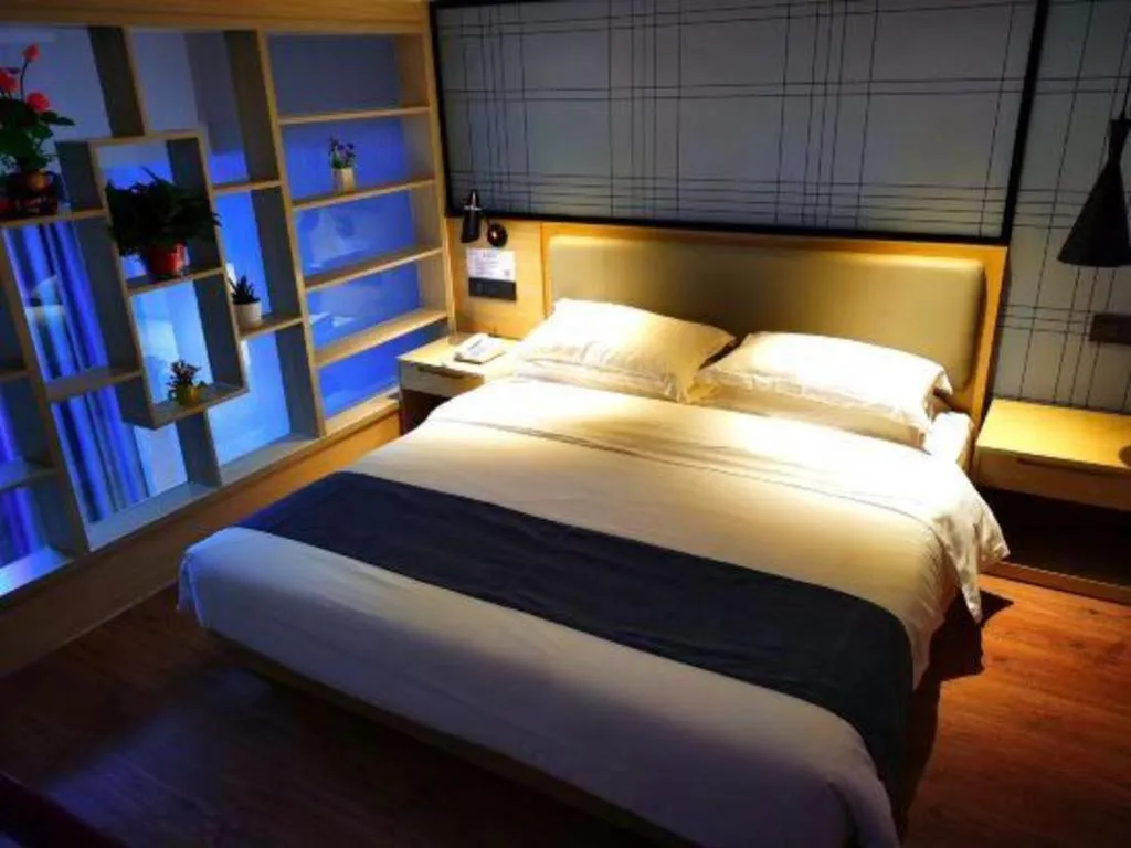 Bed in GreenTree Eastern Hotel Hunan Changsha Xinsha Luositang Metro Station