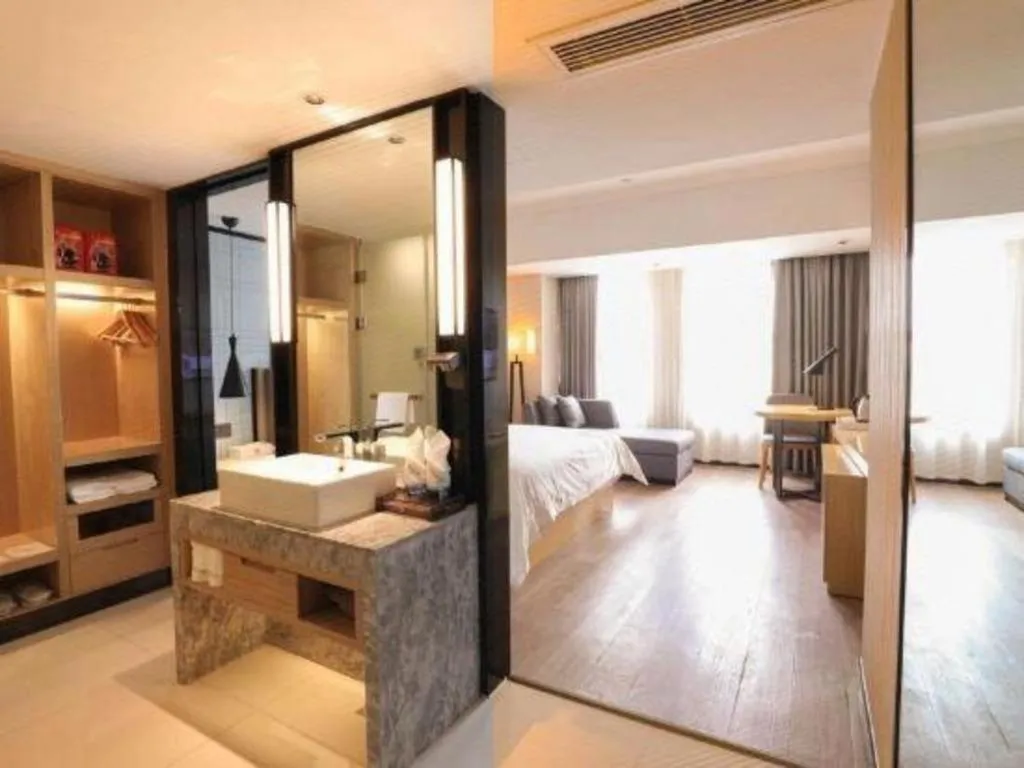 Bed in GreenTree Eastern Hotel Hunan Changsha Xinsha Luositang Metro Station