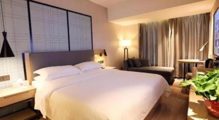 Bed in GreenTree Eastern Hotel Hunan Changsha Xinsha Luositang Metro Station