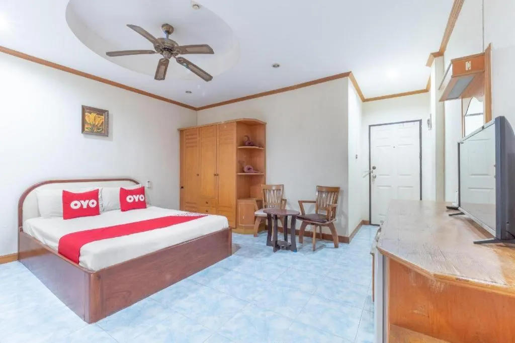 Bed in OYO 1125 Chokdee Inn