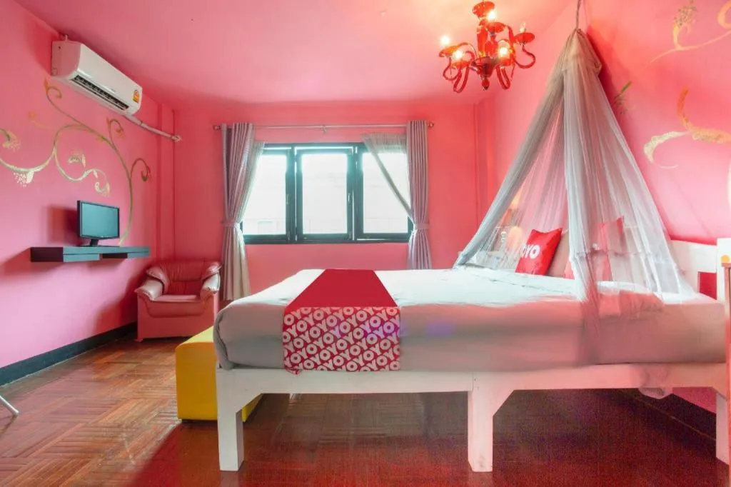 Bed in OYO 75303 V Home Guesthouse Sunday Night Market