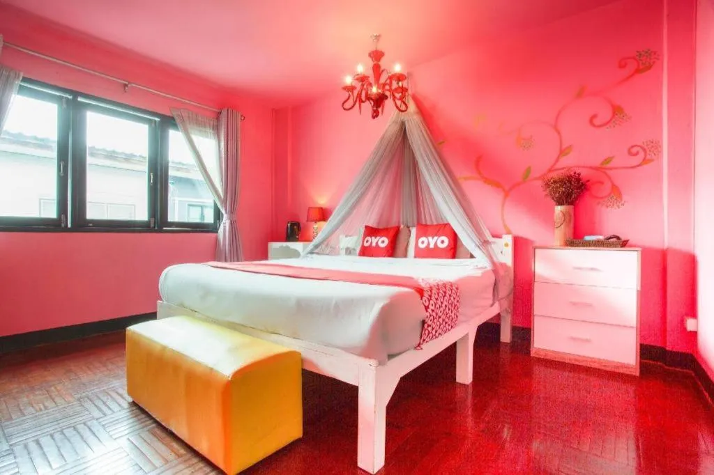 Bed in OYO 75303 V Home Guesthouse Sunday Night Market