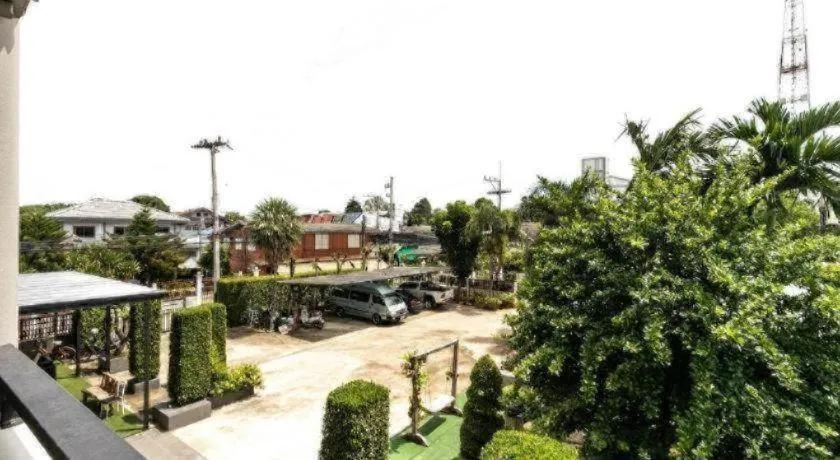 OYO 75305 T Park Pak Chong