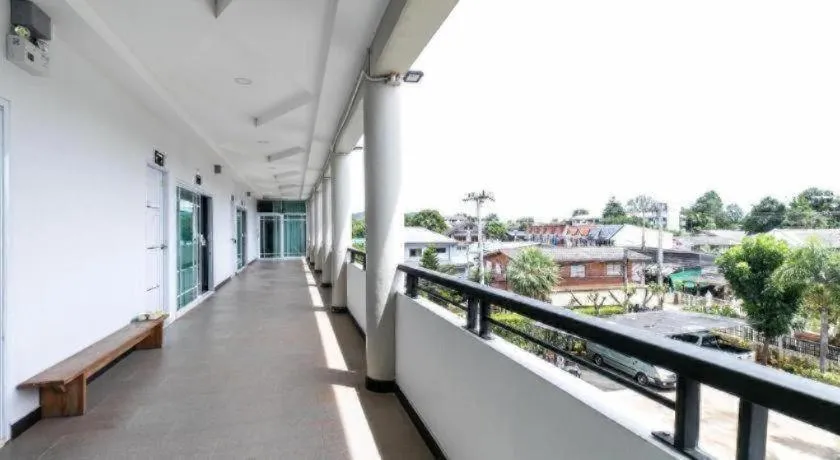 OYO 75305 T Park Pak Chong