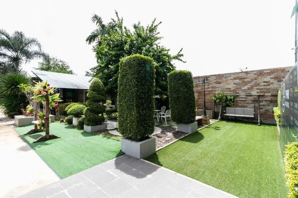 OYO 75305 T Park Pak Chong