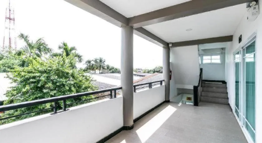 OYO 75305 T Park Pak Chong