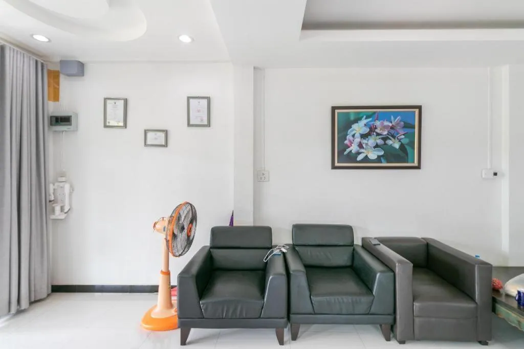 OYO 75305 T Park Pak Chong