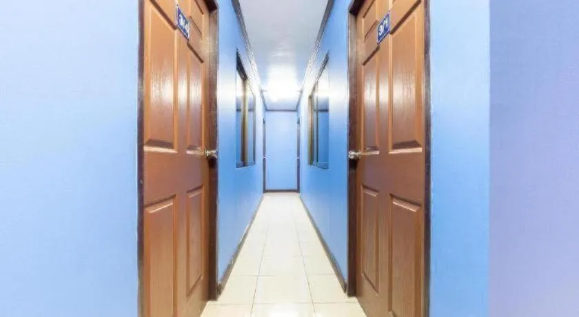 OYO 75327 Diyana Residence