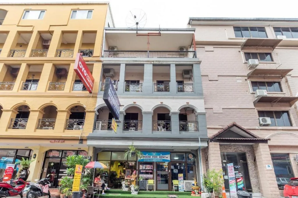 OYO 75327 Diyana Residence