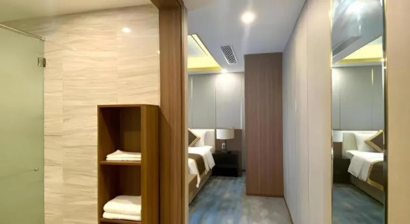 Bed in Khach san Toan Thang Stone