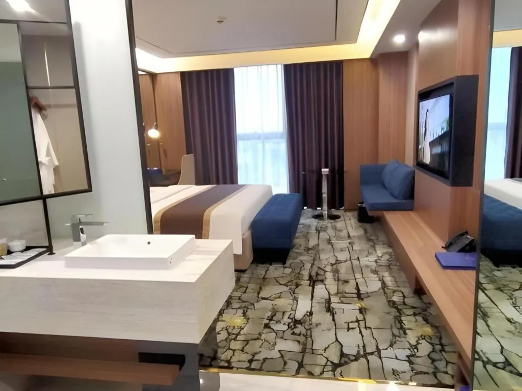 Bed in Khach san Toan Thang Stone