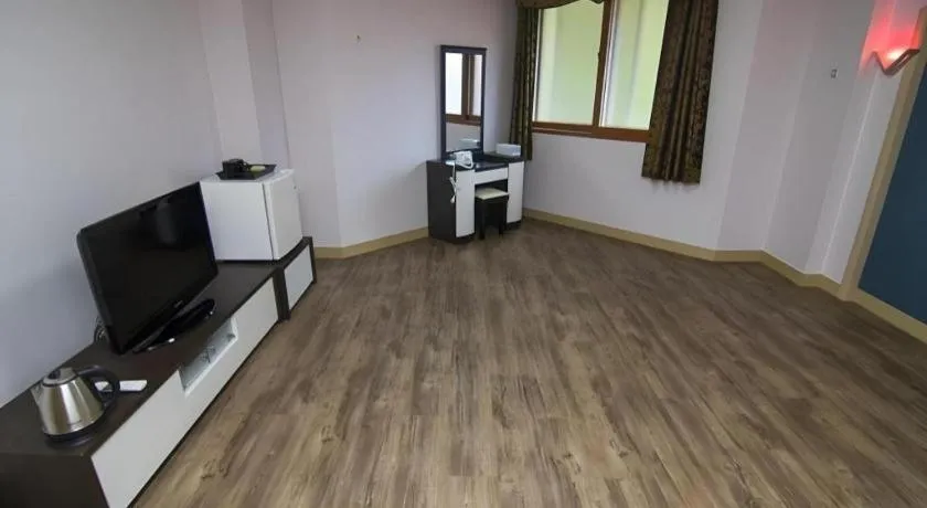 Hyundai Elliot Hotel and Resort