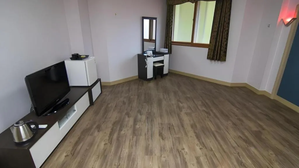 Hyundai Elliot Hotel and Resort