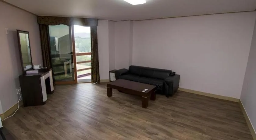 Hyundai Elliot Hotel and Resort